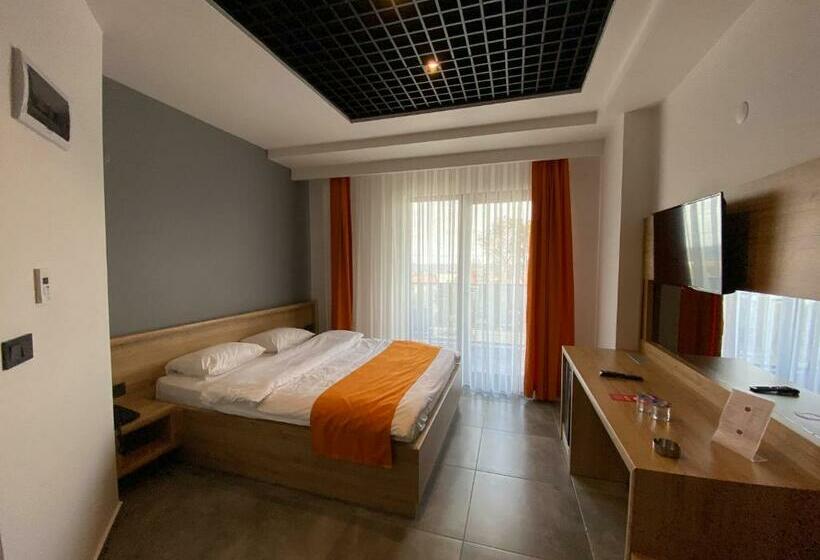 اتاق لوکس با بالکن و چشم‌انداز دریا, Csk Otel