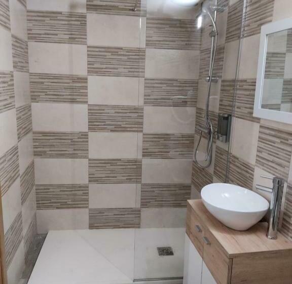 اتاق استاندارد چهار تخته, Albergue Con Encanto D'camiño