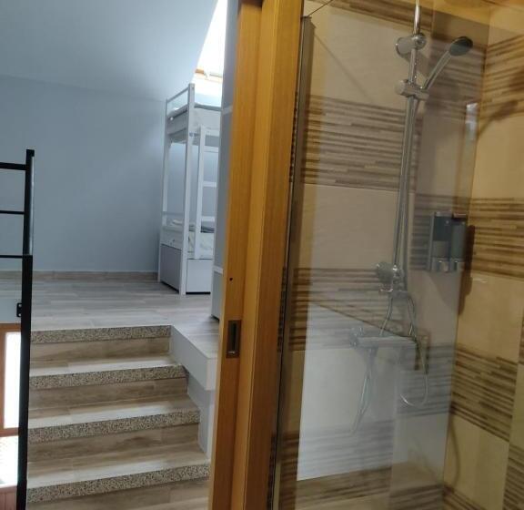 اتاق استاندارد چهار تخته, Albergue Con Encanto D'camiño