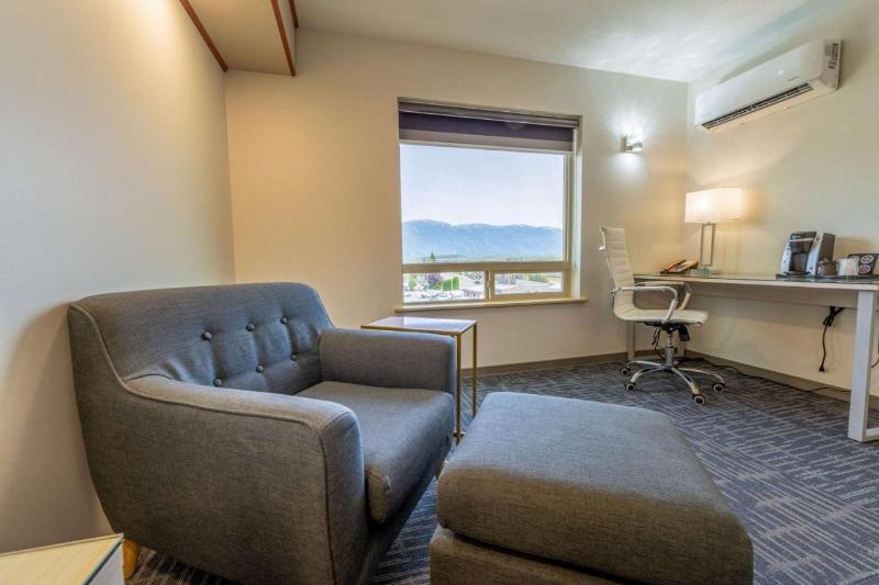 اتاق استاندارد با تخت بزرگ, Quality Inn Sunshine Suites