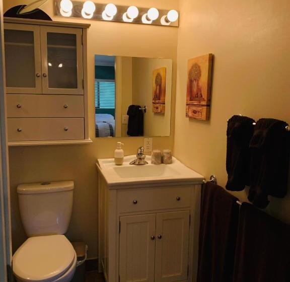 اتاق استاندارد با آشپزخانه, The Fraser River's Edge B&b Lodge