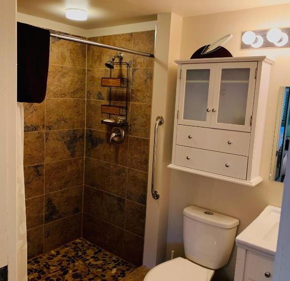 اتاق استاندارد با آشپزخانه, The Fraser River's Edge B&b Lodge