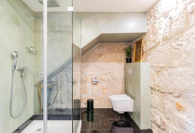 سوییت دوبلکس, Maison Cabral