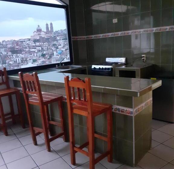 آپارتمان 1 خوابه با چشم‌انداز, Taxco De Mis Amores