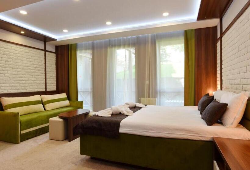 استودیوی لوکس, Green Life Boutique Apartments