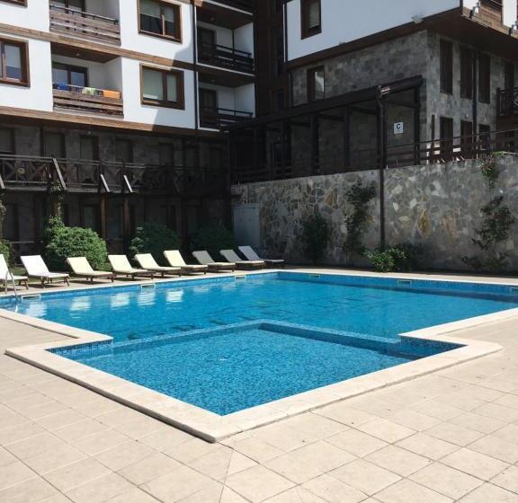 استودیوی لوکس, Green Life Boutique Apartments