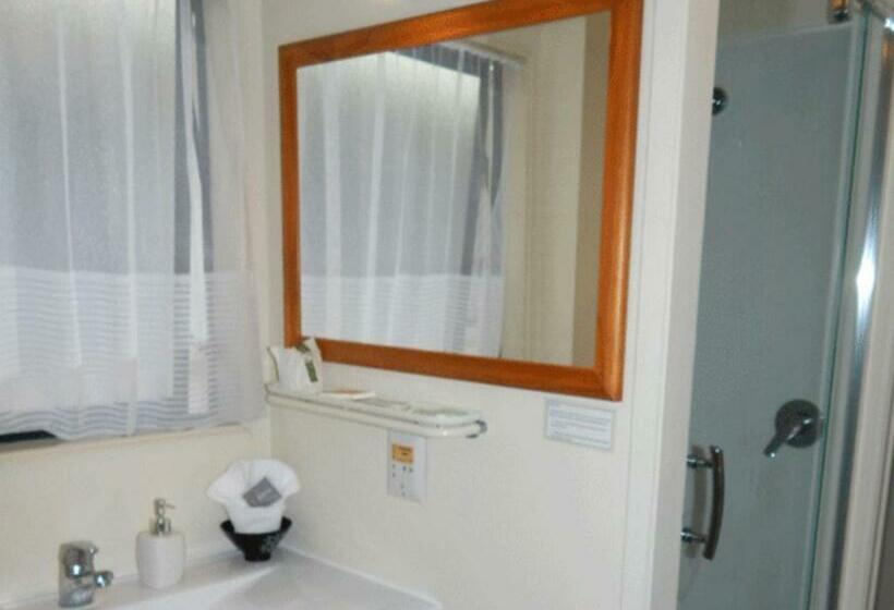 استودیوی استاندارد, Cheviot Park Motor Lodge