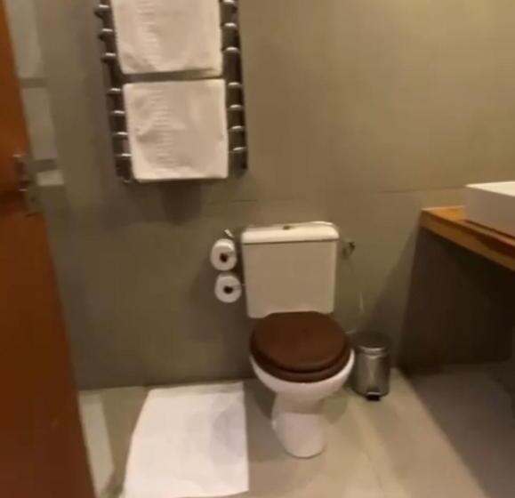 Deluxe Suite King Bed, Winter Suites Campos Do Jordão   Capivari