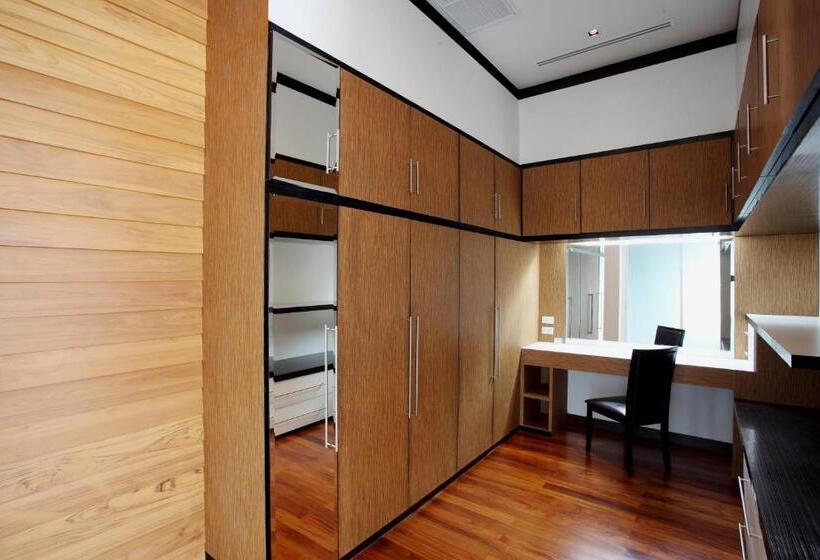 ویلای 4 خوابه, Kata Sea View Villas