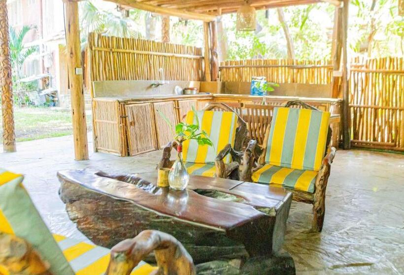 اتاق خانوادگی با چشم‌انداز باغ, Ziwa Beach Resort