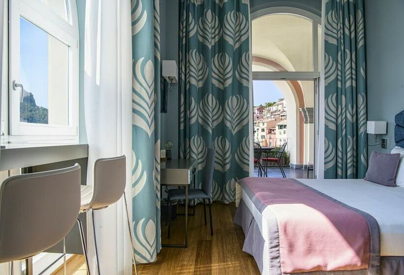 سوییت جونیور با چشم‌انداز دریا, Grand Hotel Portovenere