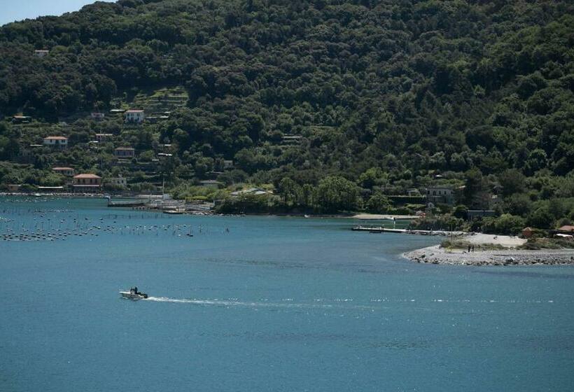 سوییت با چشم‌انداز دریا, Grand  Portovenere