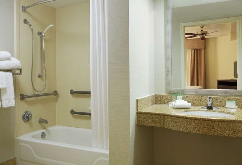 Suite Adapted for people with reduced mobility, Homewood Suites By Hilton Raleigh Durham Airport @ Rtp