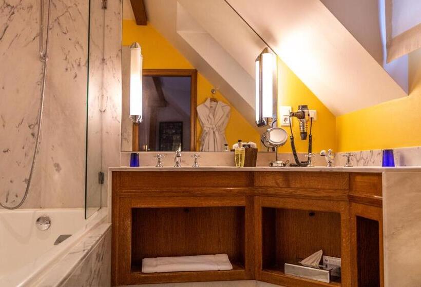 スーペリアールーム, Auberge Saint Walfrid Hôtel Restaurant & Spa