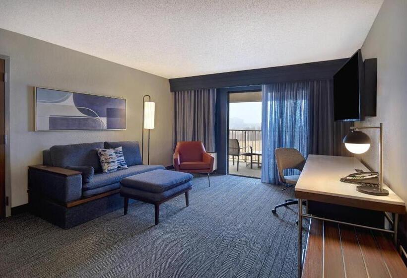 سوئیت با تخت بزرگ, Courtyard By Marriott Cincinnati Airport