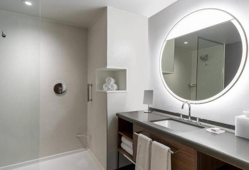 سوئیت با تخت بزرگ, Courtyard By Marriott Cincinnati Airport