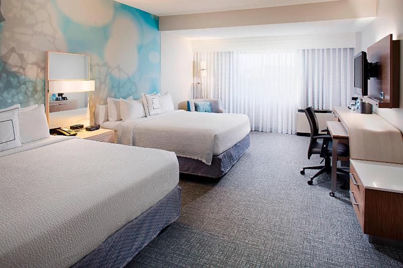 اتاق استاندارد با تخت بزرگ, Courtyard Dallas Addison Quorum Drive