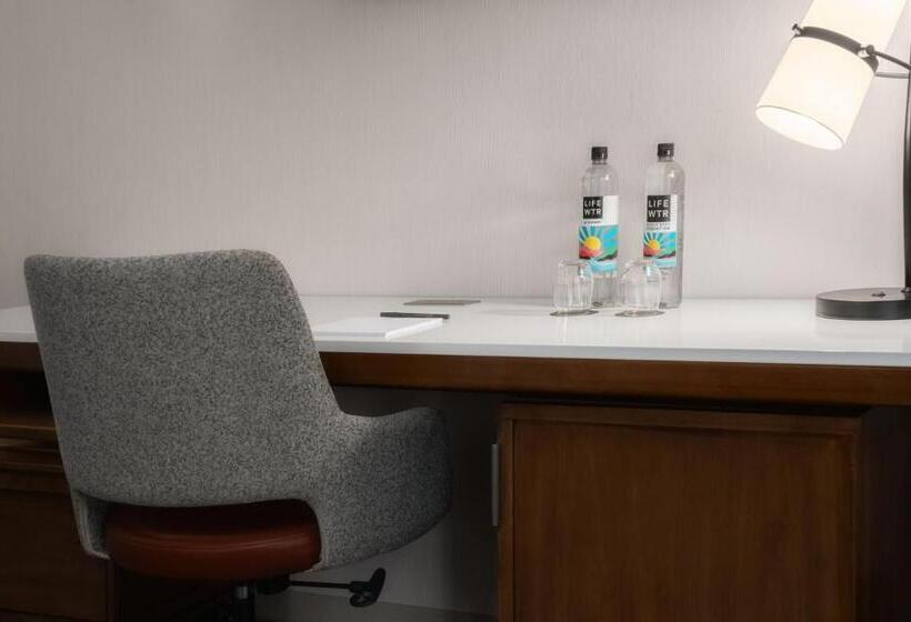 اتاق اجرایی با تخت بزرگ, Courtyard By Marriott Seattle Bellevue/downtown