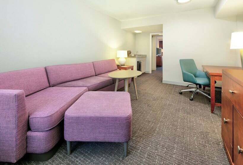 سوییت, Crowne Plaza Suites Arlington, An Ihg