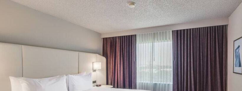 Suite Aangepast voor Gehandicapten, Crowne Plaza Suites Arlington