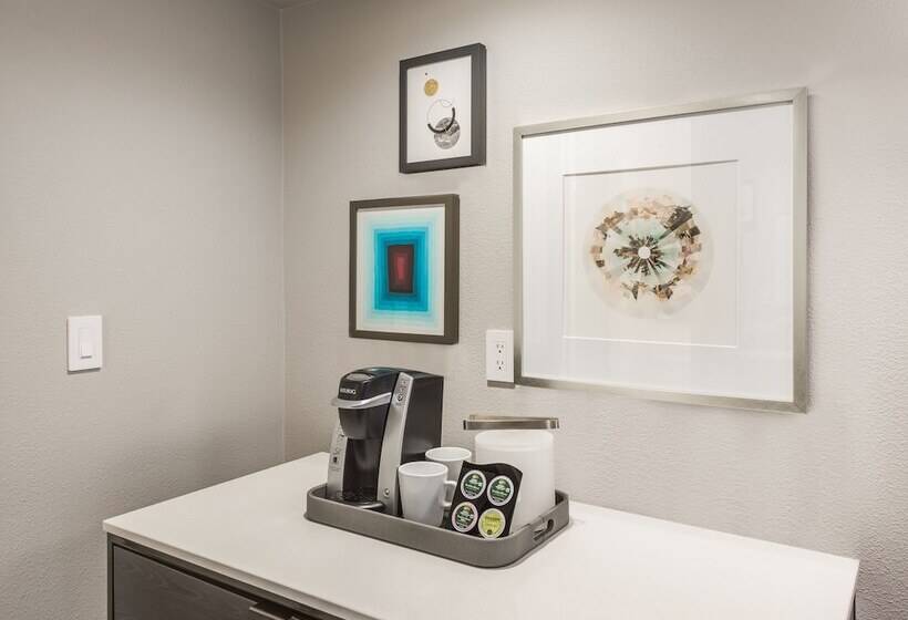 سوییت, Crowne Plaza Suites Arlington, An Ihg