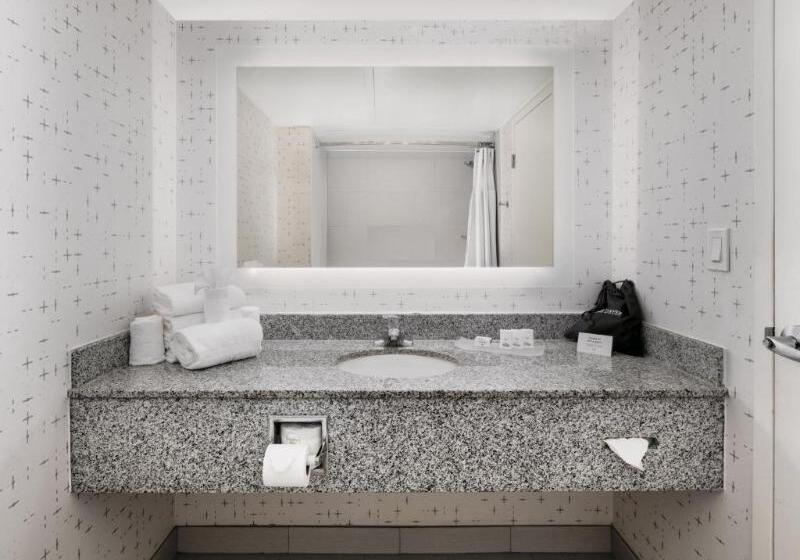 اتاق پرمیوم, Crowne Plaza Suites Arlington, An Ihg