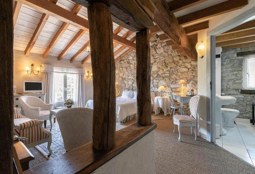 اتاق لوکس, Domaine De Bassilour