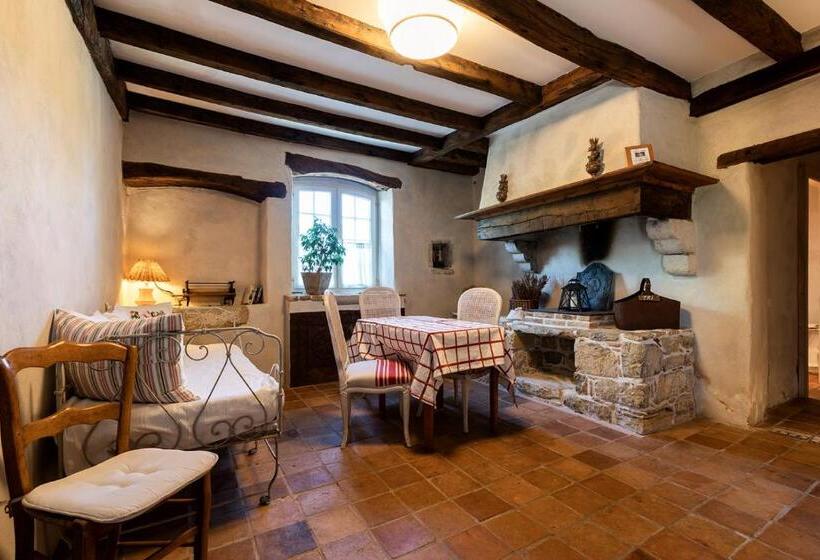 سوییت, Domaine De Bassilour