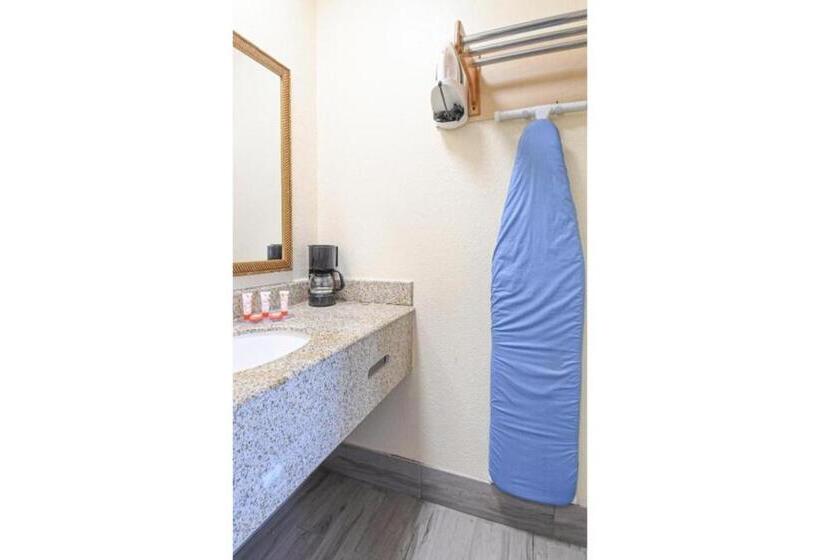 اتاق استاندارد با 2 تخت دوبل, OYO Hotel Shenandoah Woodlands Mall