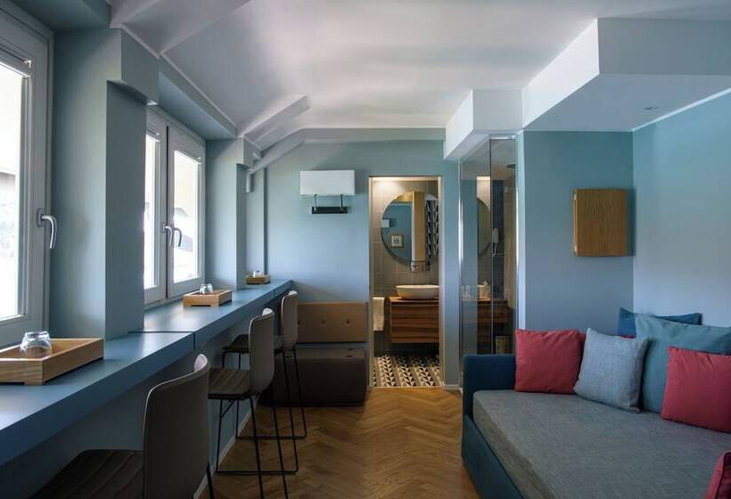 سوییت با چشم‌انداز دریا, Grand Hotel Portovenere