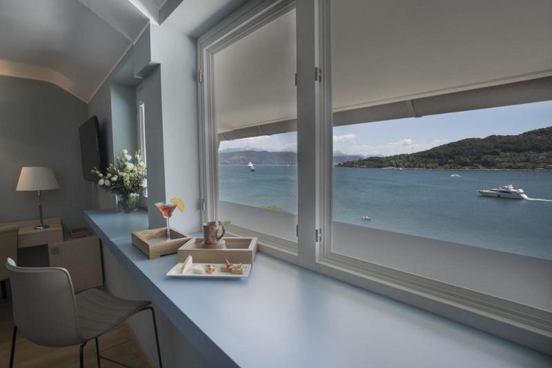 سوییت با چشم‌انداز دریا, Grand Hotel Portovenere