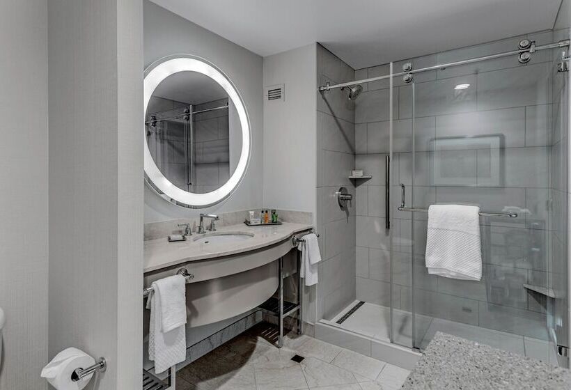 سوییت جونیور, Hilton Columbus At Easton