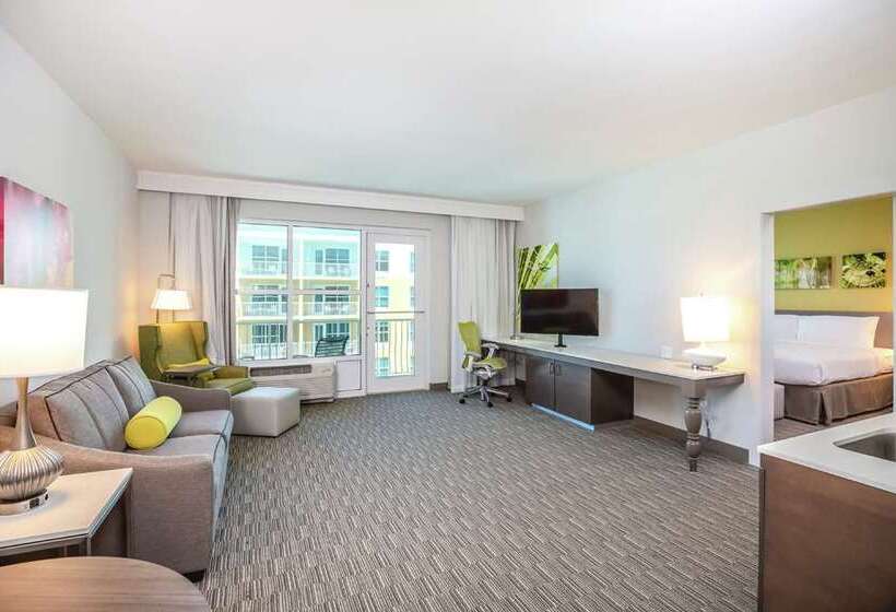 اتاق استاندارد با تخت بزرگ, Hilton Daytona Beach Oceanfront Resort