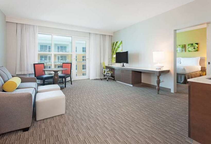 اتاق استاندارد با تخت بزرگ, Hilton Daytona Beach Oceanfront Resort