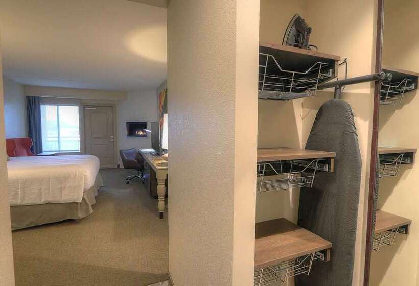 اتاق استاندارد با تخت بزرگ, Hilton Daytona Beach Oceanfront Resort