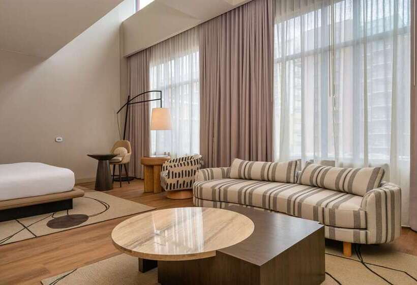 سوییت, Hilton San Diego Gaslamp Quarter