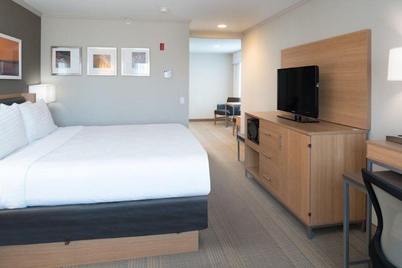 اتاق استاندارد با تخت بزرگ برای معلولان, Holiday Inn Express Spokane Airport, An Ihg