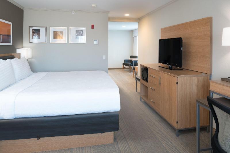 اتاق استاندارد با تخت بزرگ برای معلولان, Holiday Inn Express Spokane Airport, An Ihg