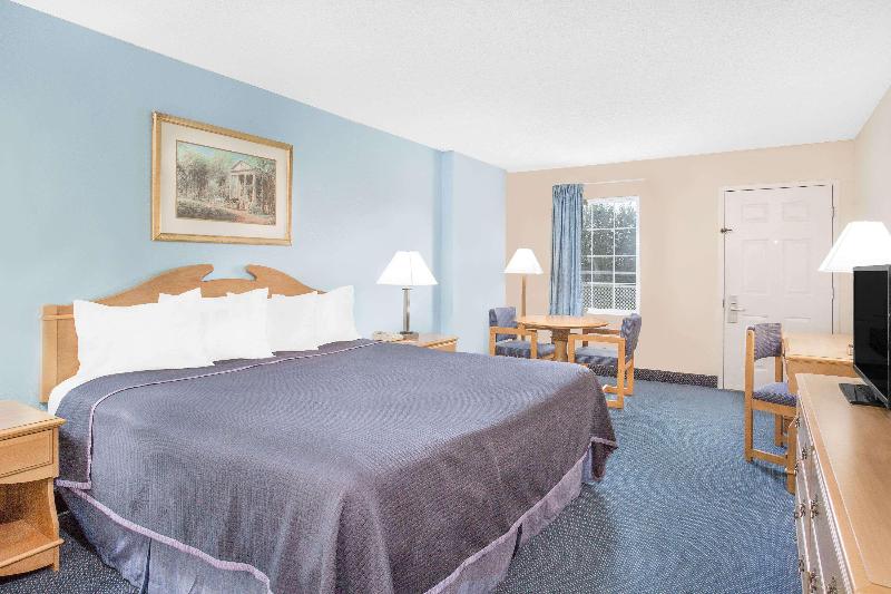 اتاق استاندارد با تخت بزرگ, Howard Johnson By Wyndham Staunton