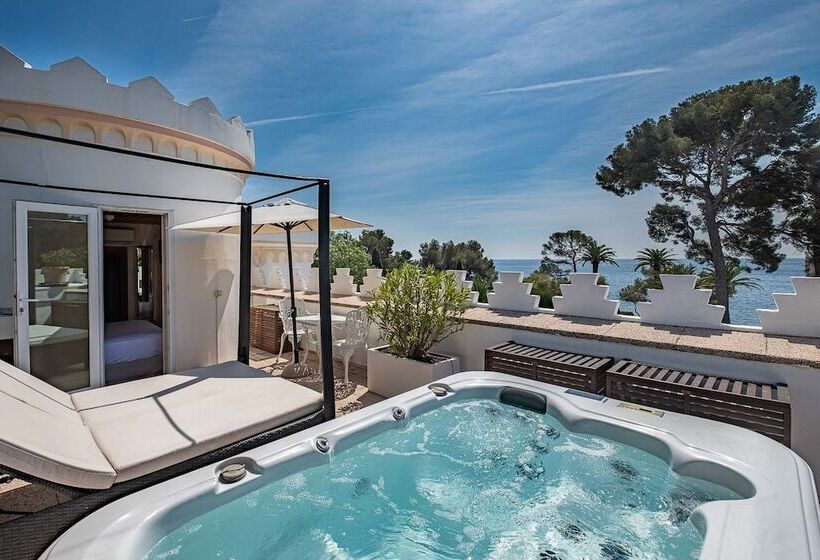 اتاق لوکس با چشم‌انداز دریا, La Villa Mauresque