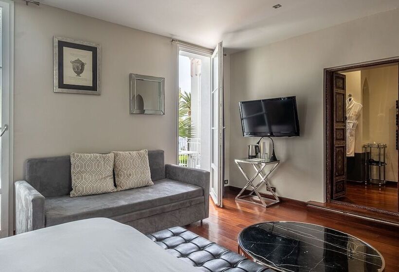 اتاق لوکس با چشم‌انداز دریا, La Villa Mauresque