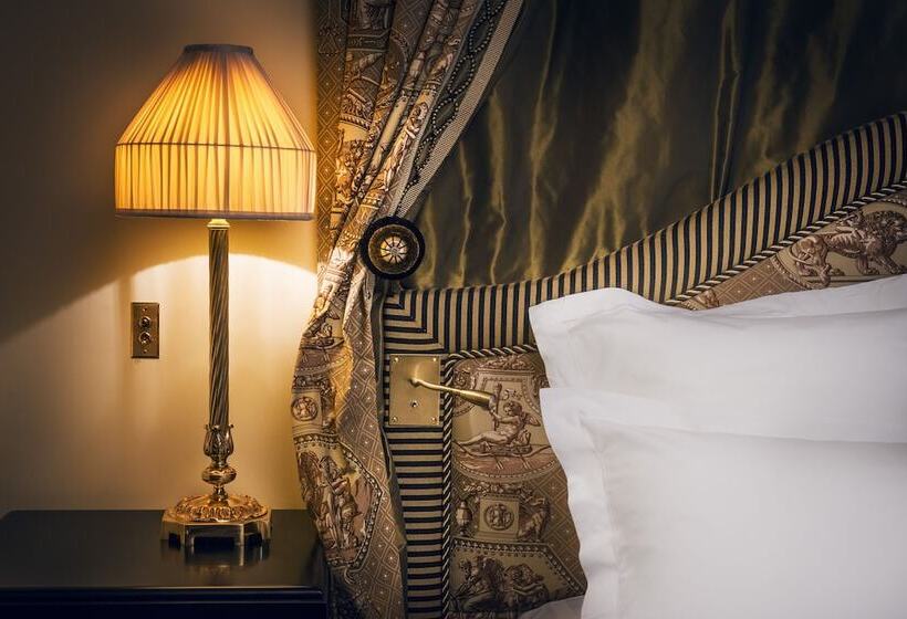 Classic Room, Maison Athenee