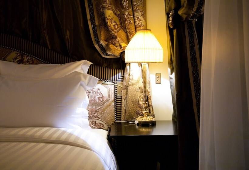 Chambre Classique, Maison Athenee