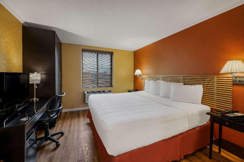 اتاق استاندارد با تخت بزرگ, Quality Inn Jfk Airport Rockaway Blvd