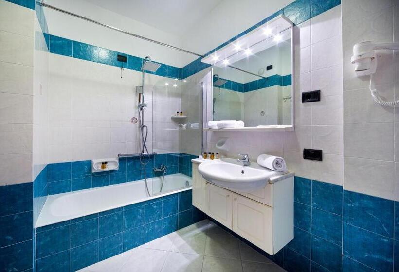 اتاق کلاسیک سه تخته, Alevic Hotel Sirmione