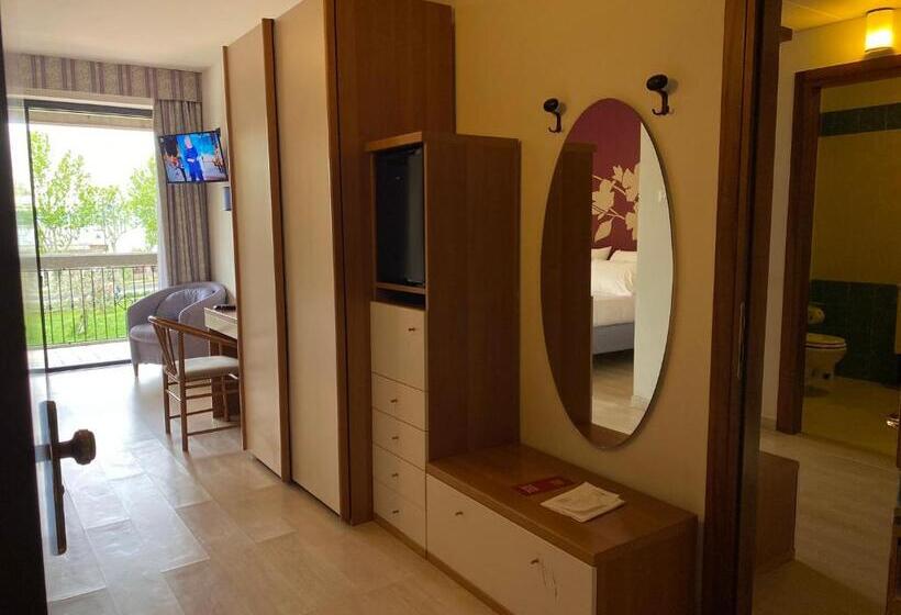 سوئیت جونیور خانوادگی, Alevic Hotel Sirmione