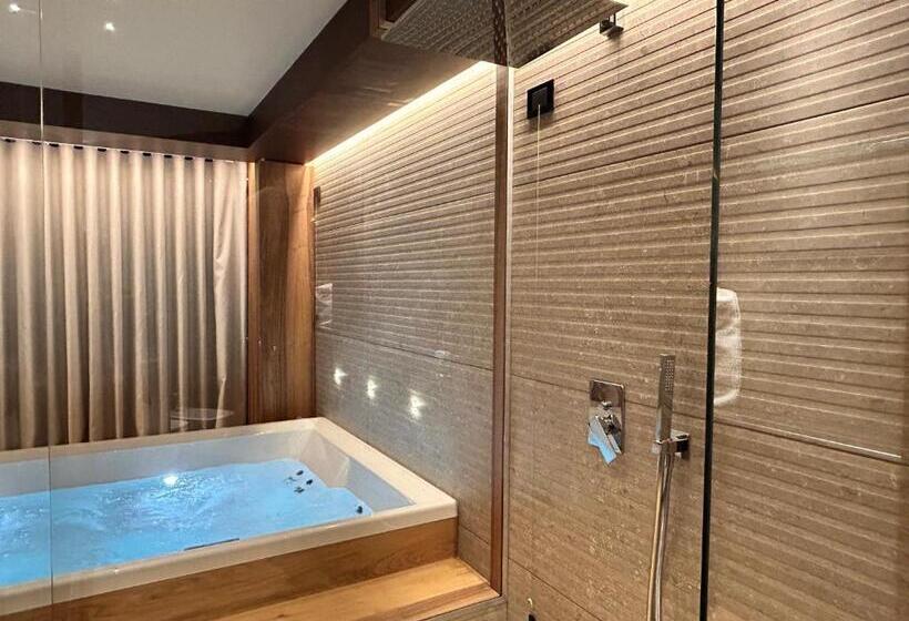 سوییت جونیور با چشم‌انداز دریاچه, Alevic Hotel Sirmione
