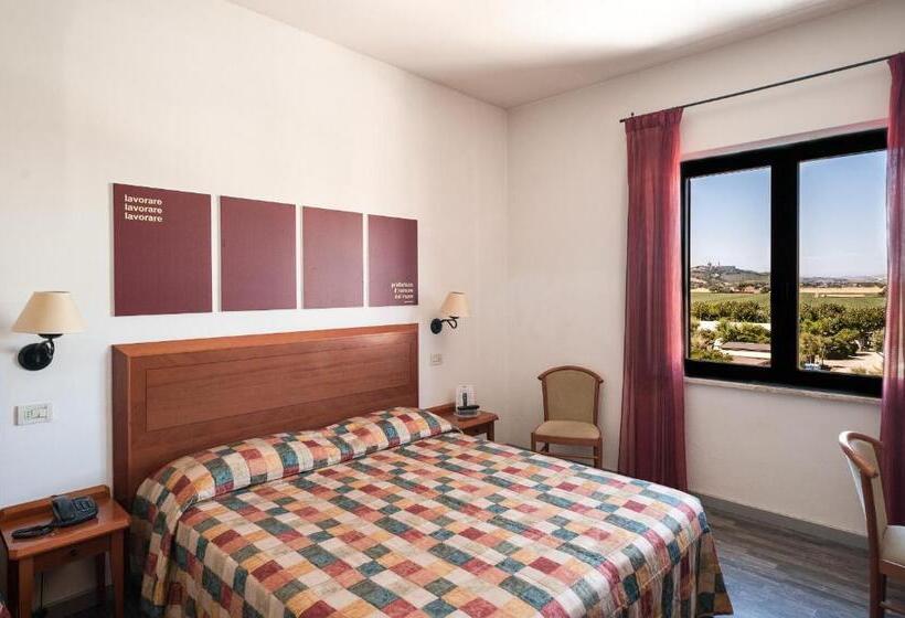 Economy Triple Room, Brigantino Non Dista