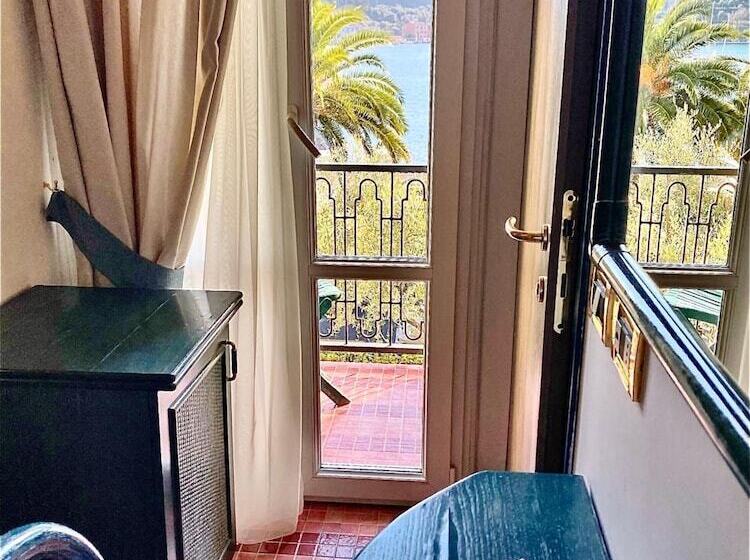 اتاق استاندارد با چشم‌انداز دریا, Della Baia