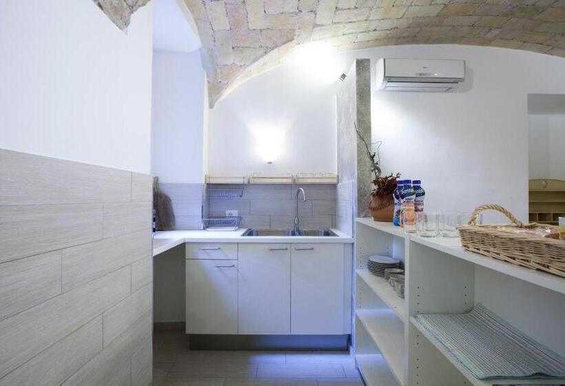 1 Bedroom Apartment, Guesthouse Sant Angelo